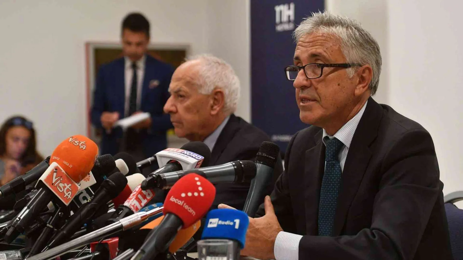 «Un fondo per le vittime di Genova e un nuovo ponte in 8 mesi»