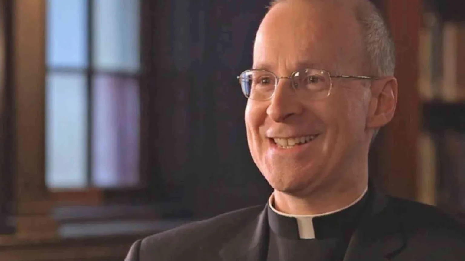 Padre Martin: «Verso le persone lgbt accoglienza e rispetto»