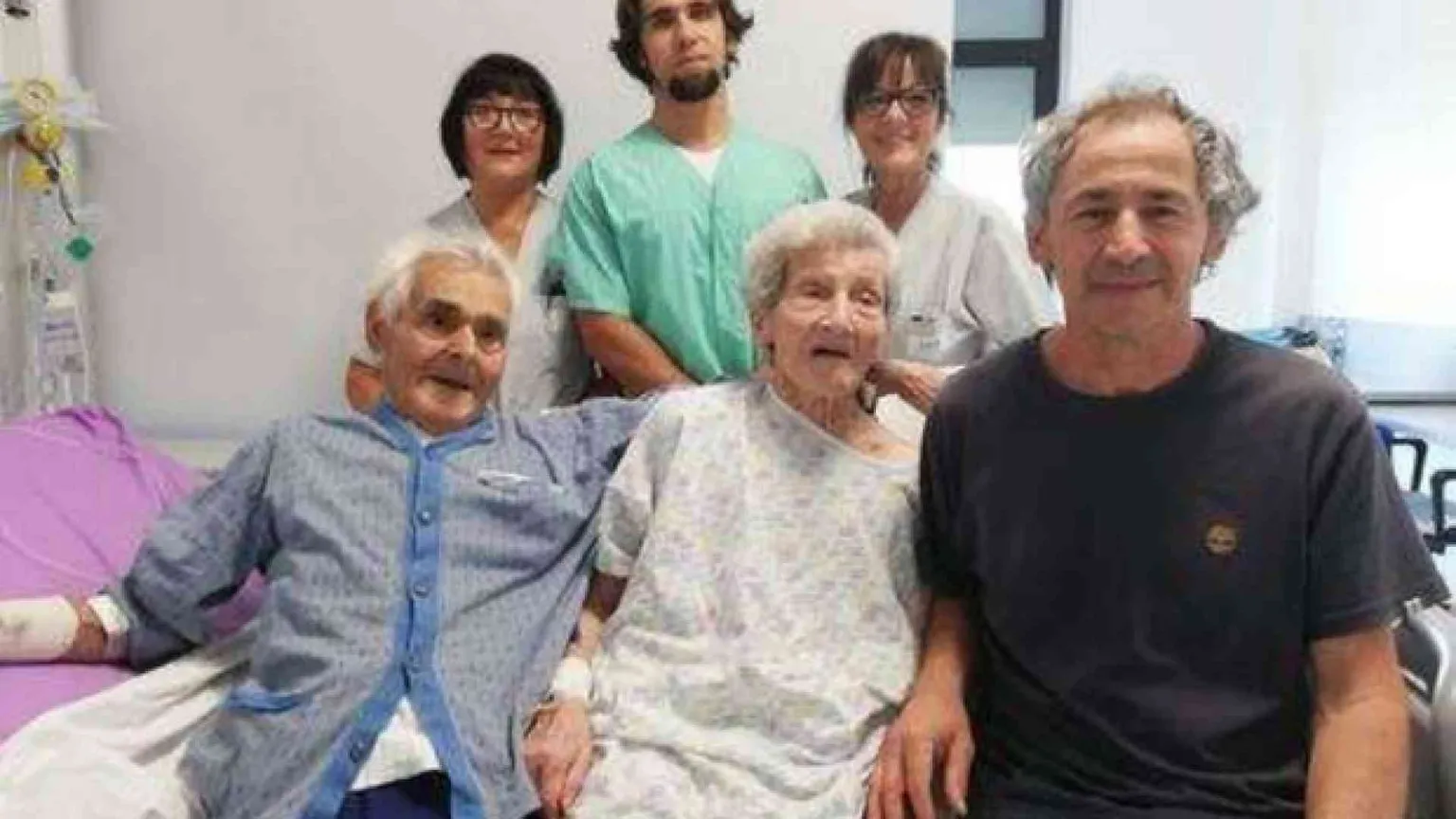 Sposati da 64 anni, ricoverati insieme. E tutto è andato meglio