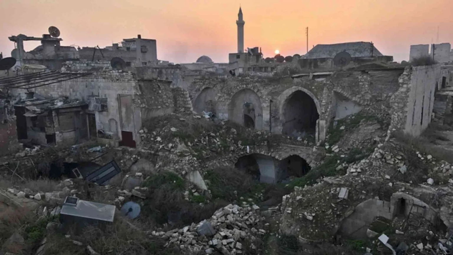 Le macerie, i teli al posto dei muri: la Aleppo del «fare» vuole rinascere