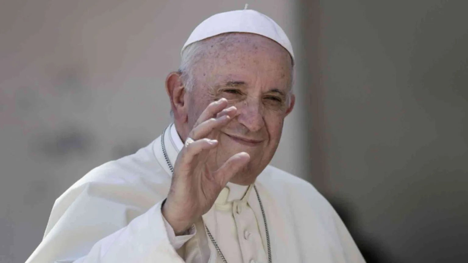 Il Papa: «Il lavoro conferisce la dignità all'uomo non il denaro»