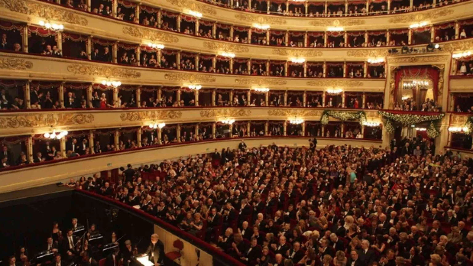 Scala risponde ai loggionisti: nostre scelte contro il bagarinaggio