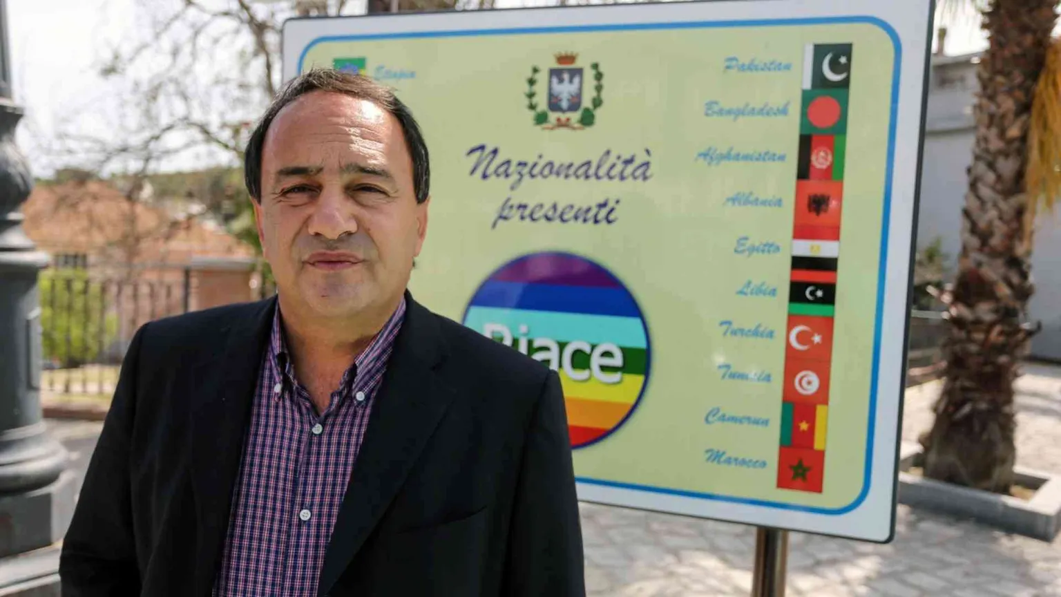 Il sindaco di Riace, Lucano: «Io, agli arresti per reato di umanità»