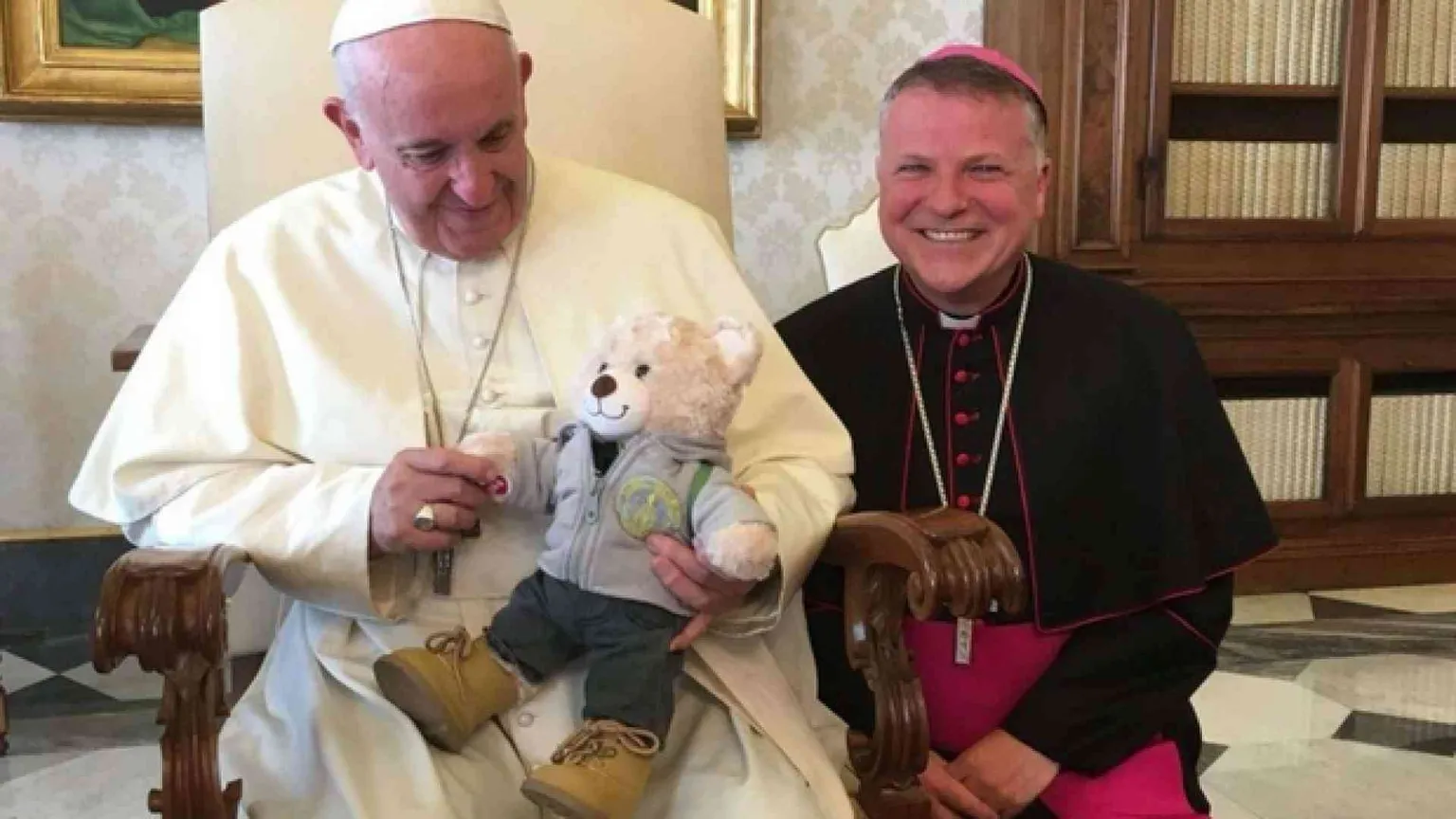 Un orsacchiotto scozzese in udienza da Francesco