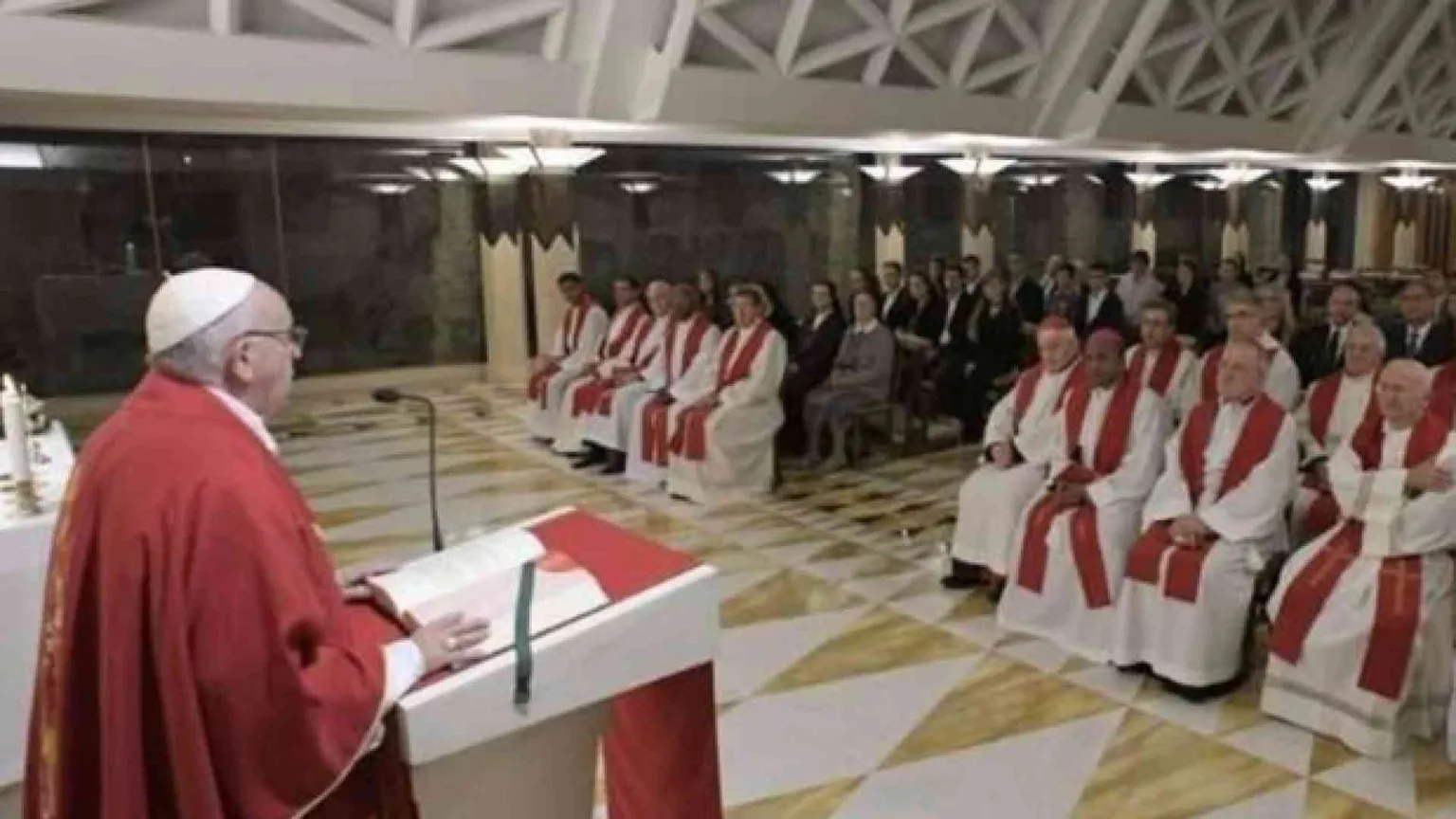 Papa elenca le tre modalità di vivere la povertà nella vita del cristiano