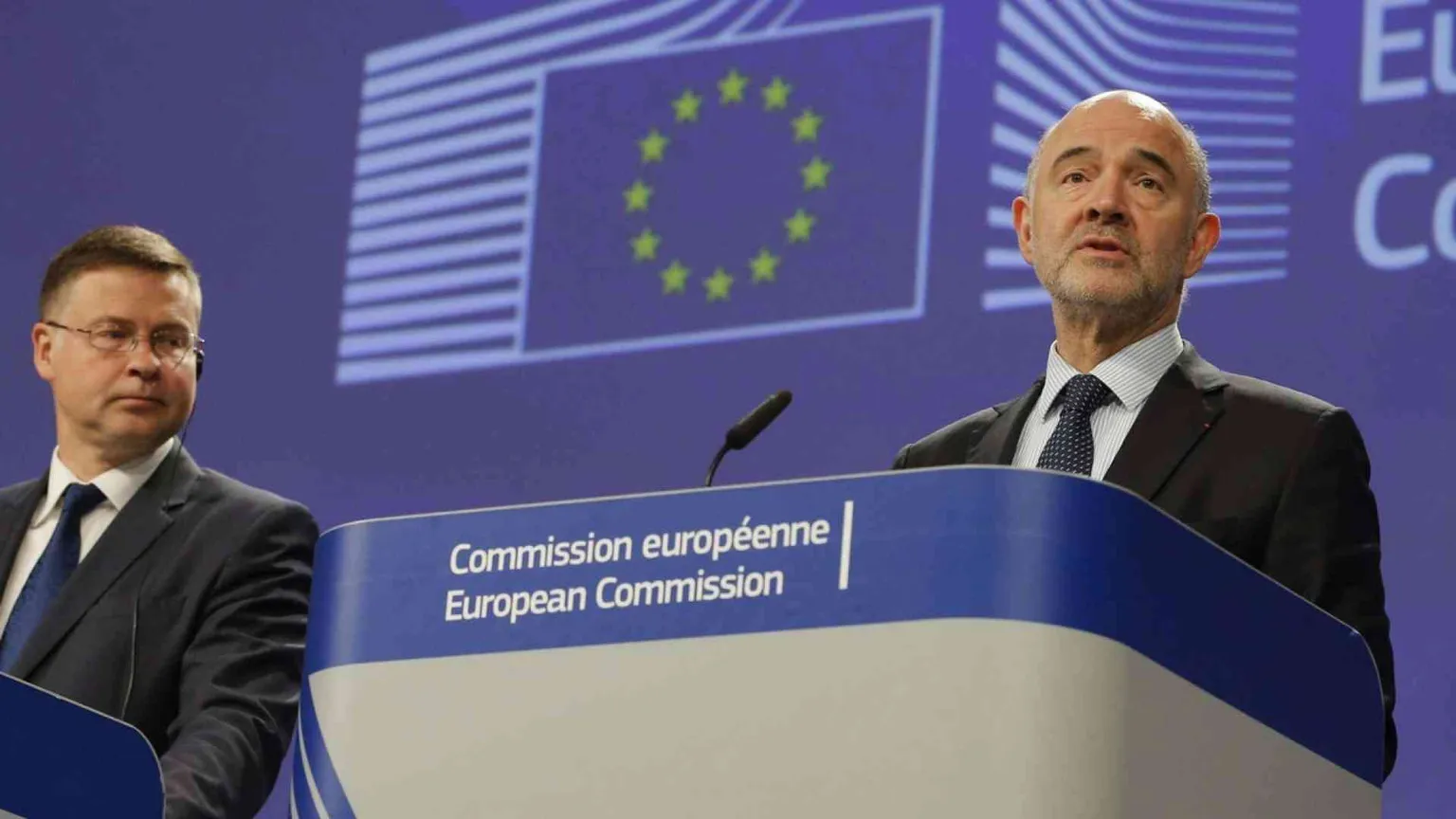 Ue boccia il testo: «Italia contro regole». Tre settimane per le correzioni