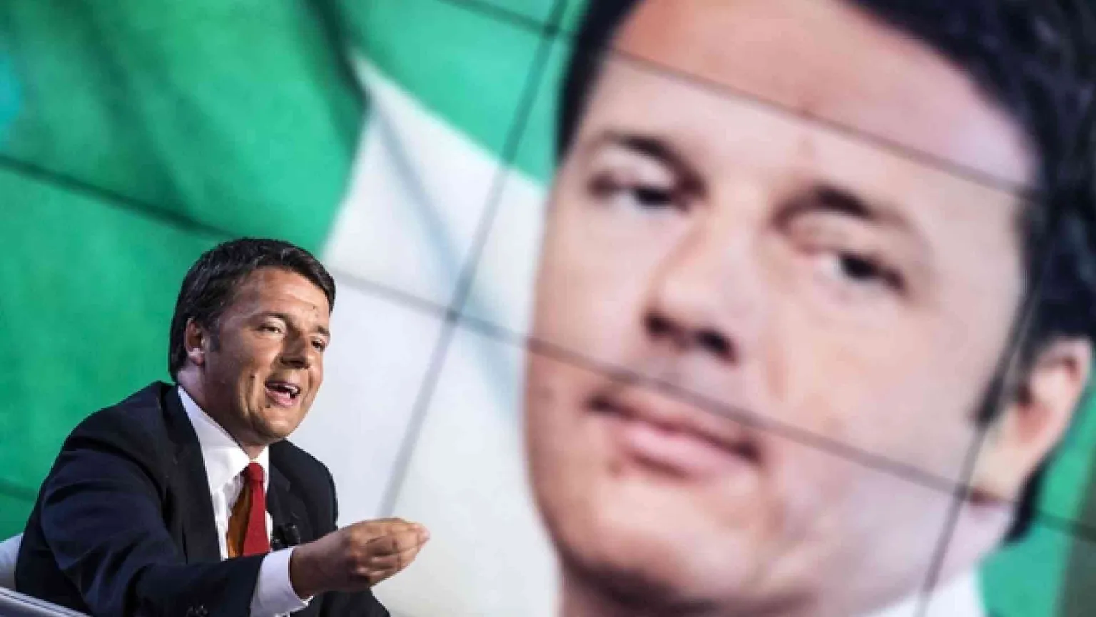 Tv pubblica, j'accuse di Renzi: copre le oscenità del governo