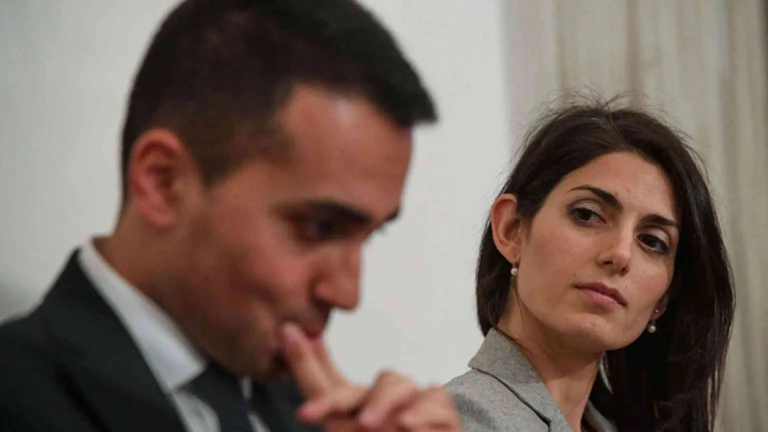 Caccia di M5s ai cronisti. Via d'uscita troppo facile
