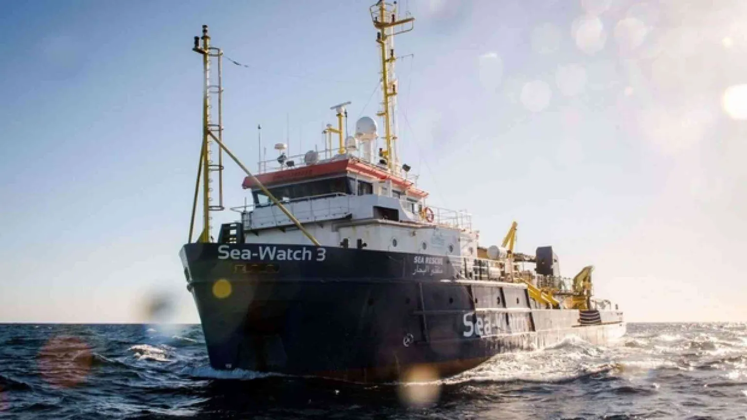 Sea Watch 3 e Sea Eye: le due navi che nessuno vuole far attraccare