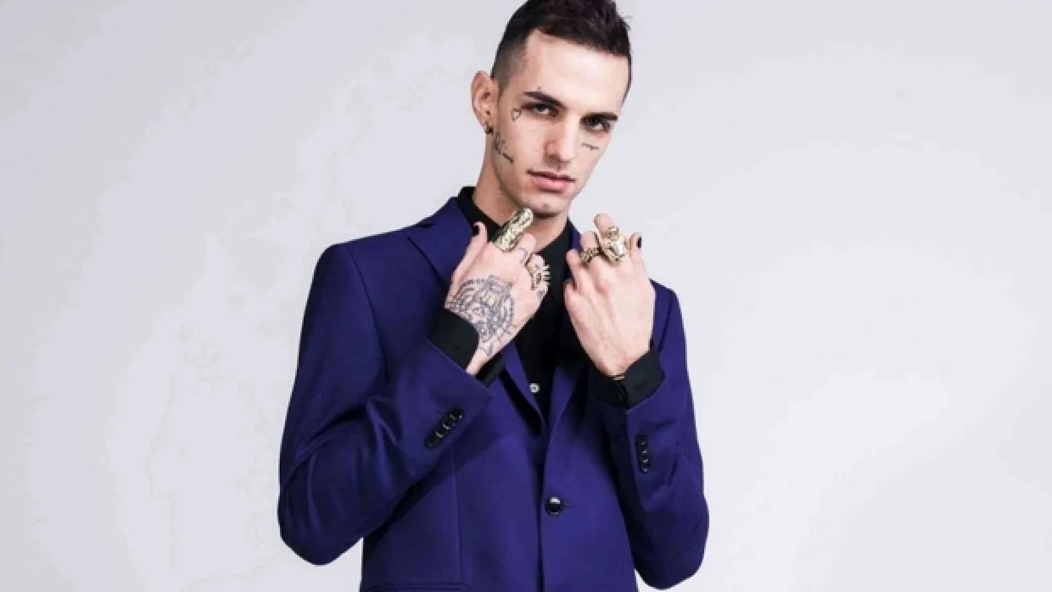 Ex Otago, Achille Lauro, Ultimo. La rivoluzione arriva dalle periferie
