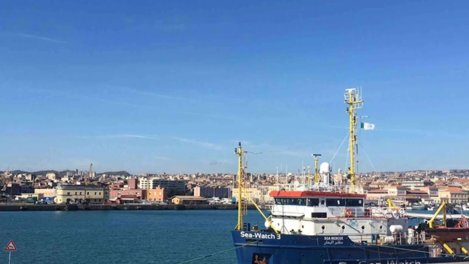 Migranti, la Procura di Catania: nessun rilievo penale contro Sea Watch