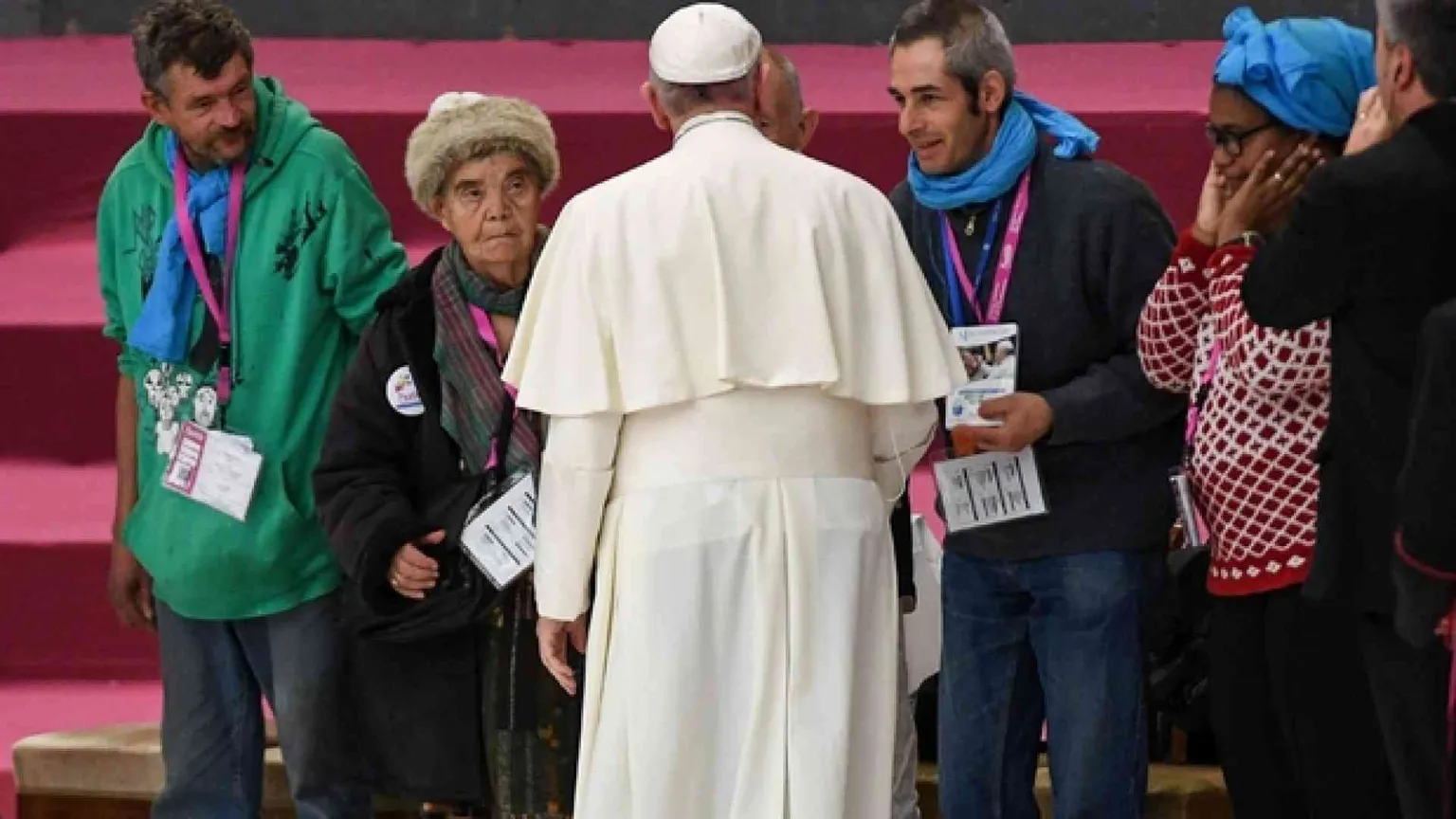 Il timbro di Francesco per curare i poveri del Colonnato
