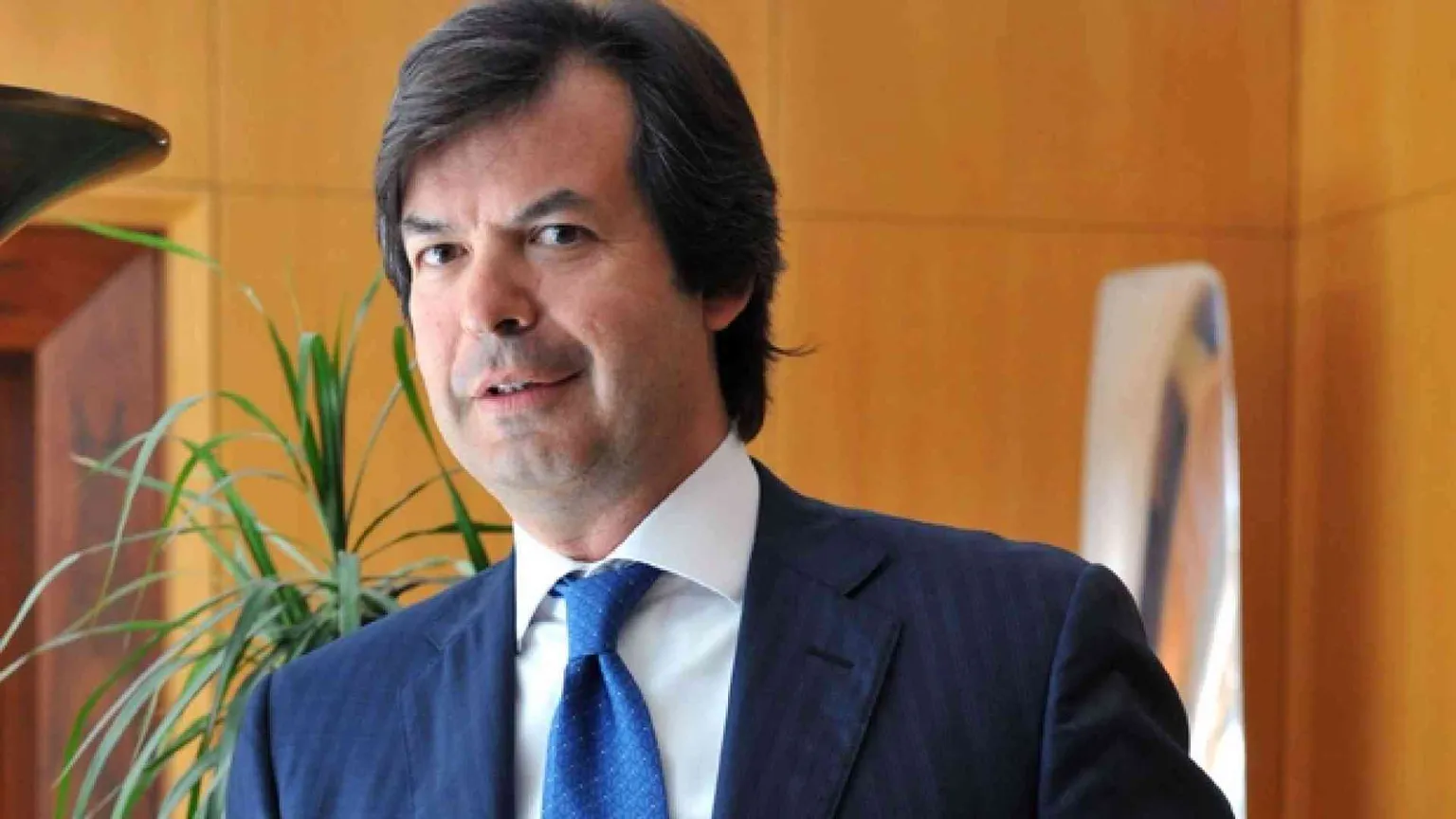 Messina (Intesa): «Giù il debito ecco come fare»