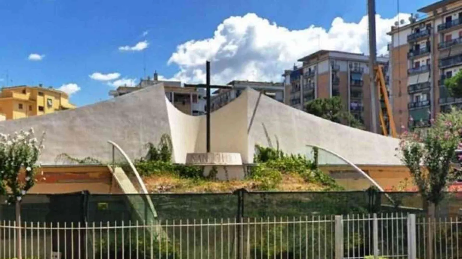 Papa Francesco nella parrocchia romana di San Giulio