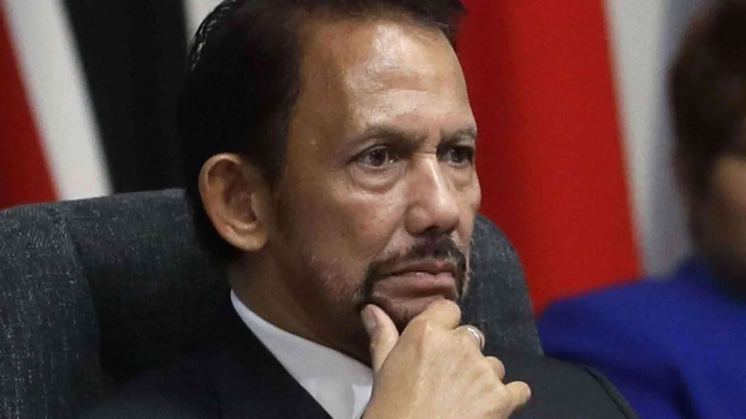 Dietrofront del Brunei: non applicherà la pena di morte per i gay