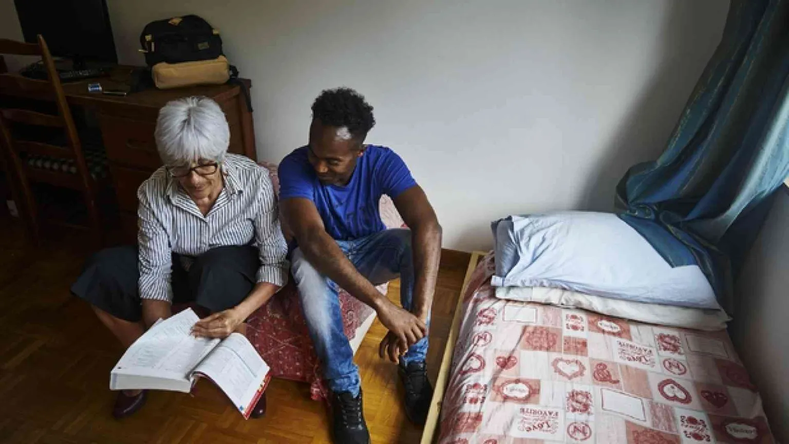Accoglienza migranti in crisi, 15mila operatori rischiano il lavoro