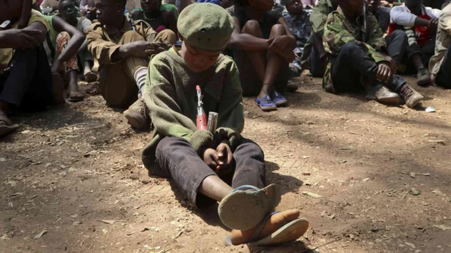 Liberati 900 bimbi-soldato: combattevano per il governo in Nigeria