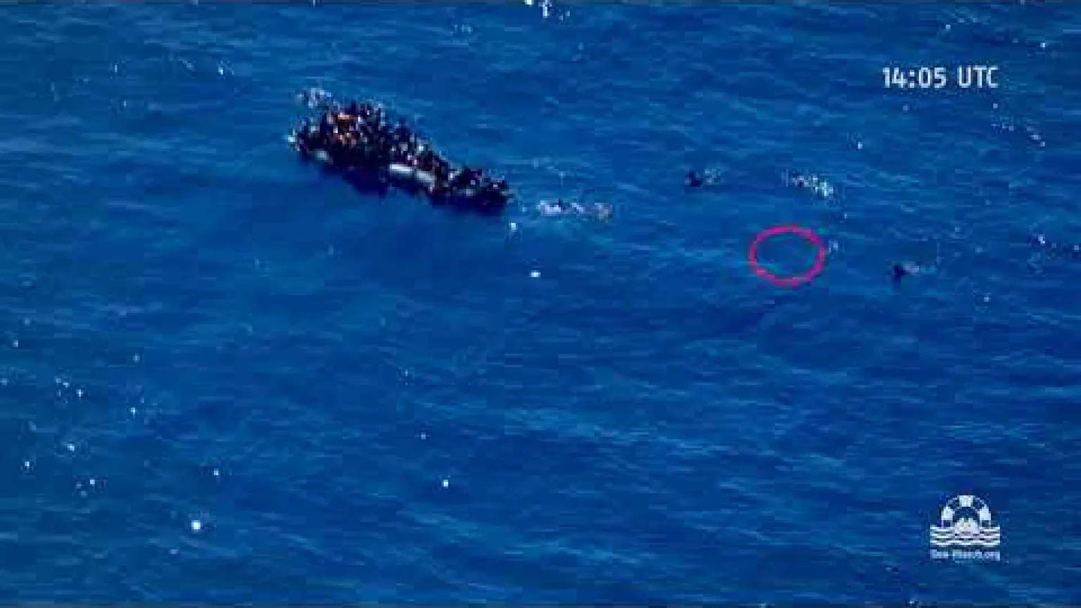 La Sea Watch: «La Marina non interviene, così annega un uomo» / VIDEO