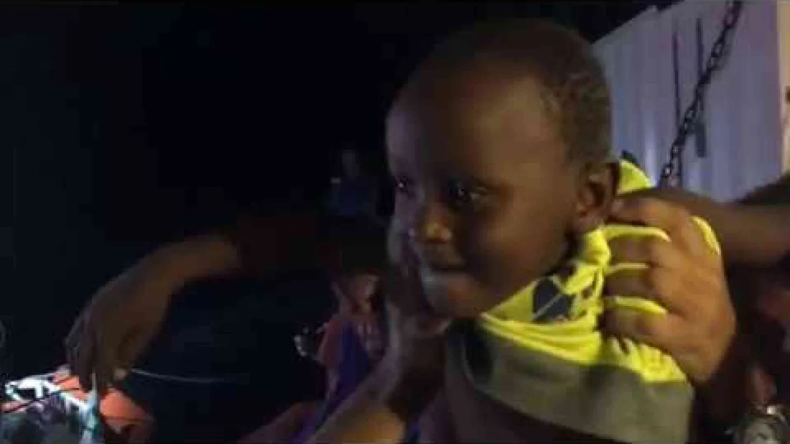 Esclusiva, il «folle» trasbordo dei bimbi dalla Mare Jonio
