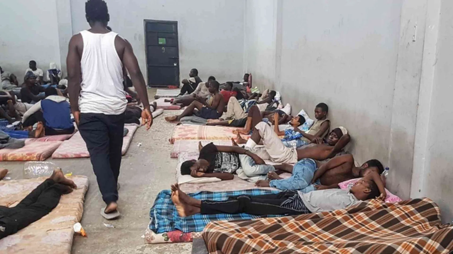 Onu: in Libia la polizia vende i profughi ai trafficanti, ma l'Europa tace