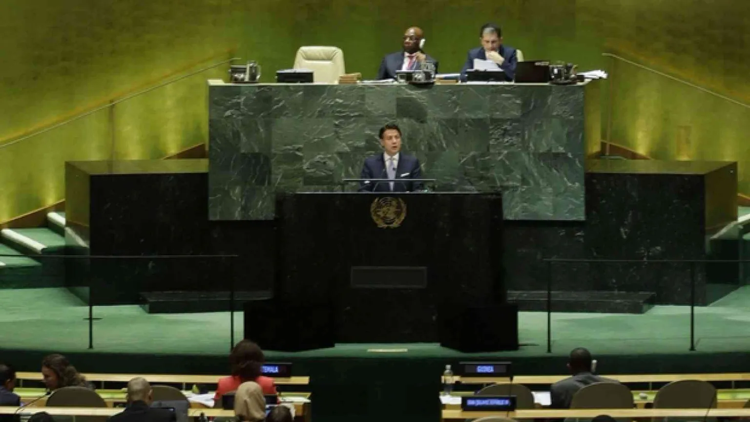 Conte: «Dobbiamo inserire nella nostra Costituzione la tutela dell'ambiente»