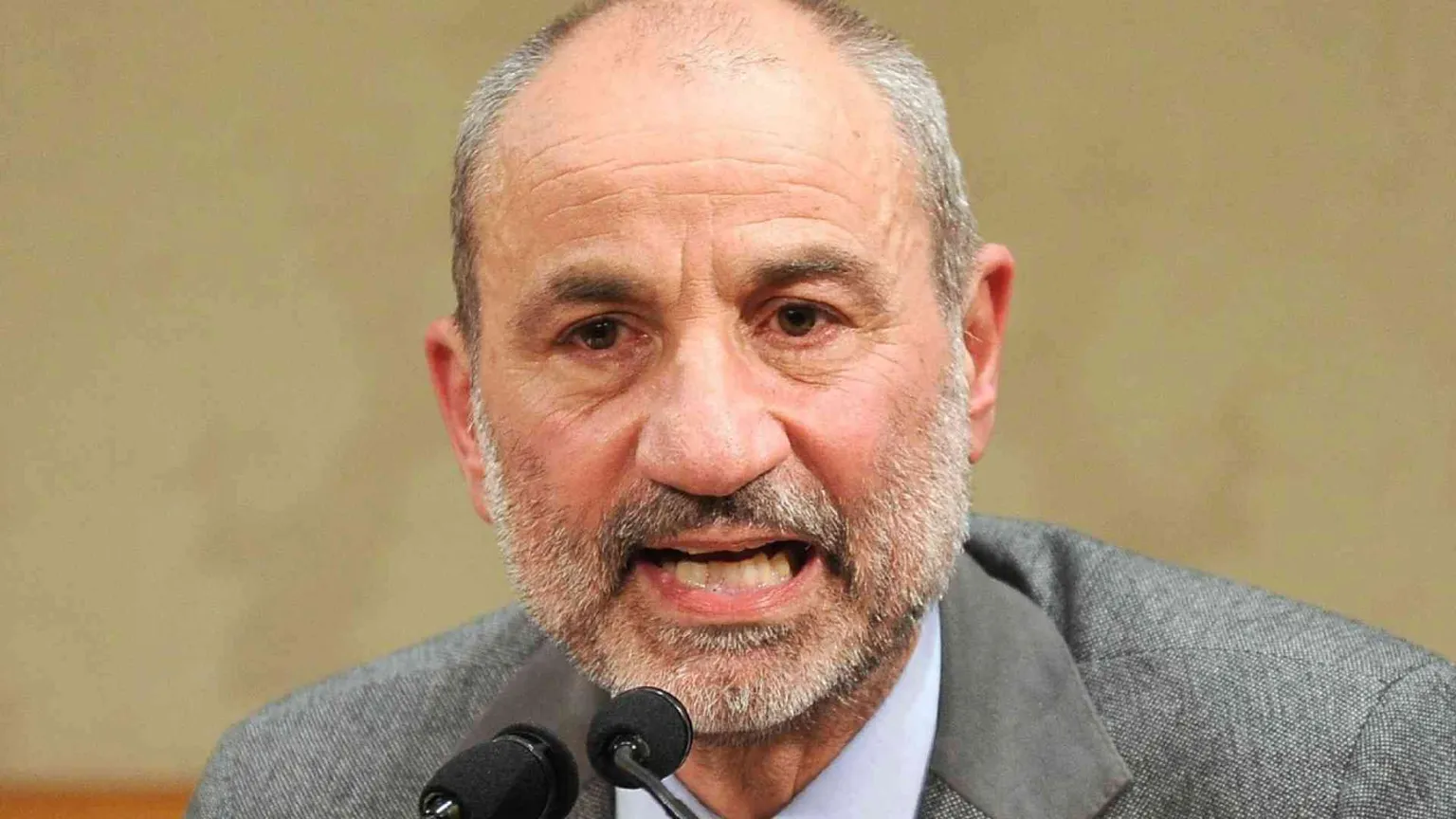 Molte dure domande e una risposta da medici