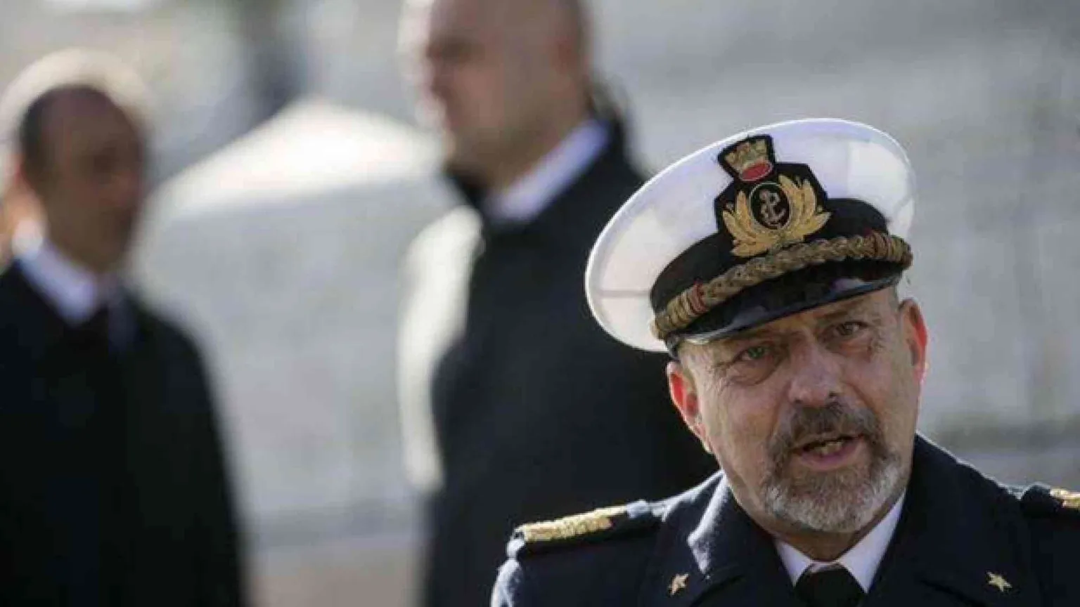L'ammiraglio De Giorgi: «Ai trafficanti lasciata mano libera»