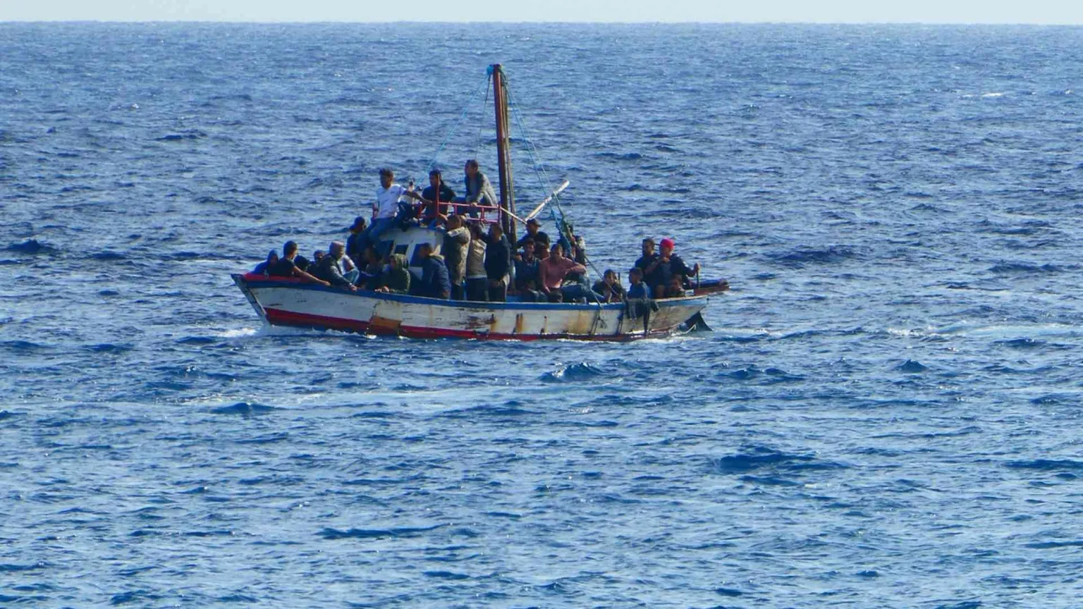 Il pescatore che sfidò l'alt: «Le vite si salvano»