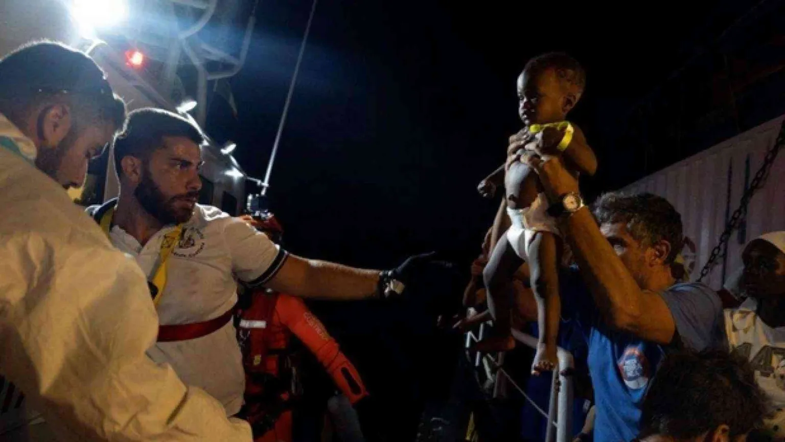 Il piccolo salvato in mare e ora accolto al Sermig di Torino