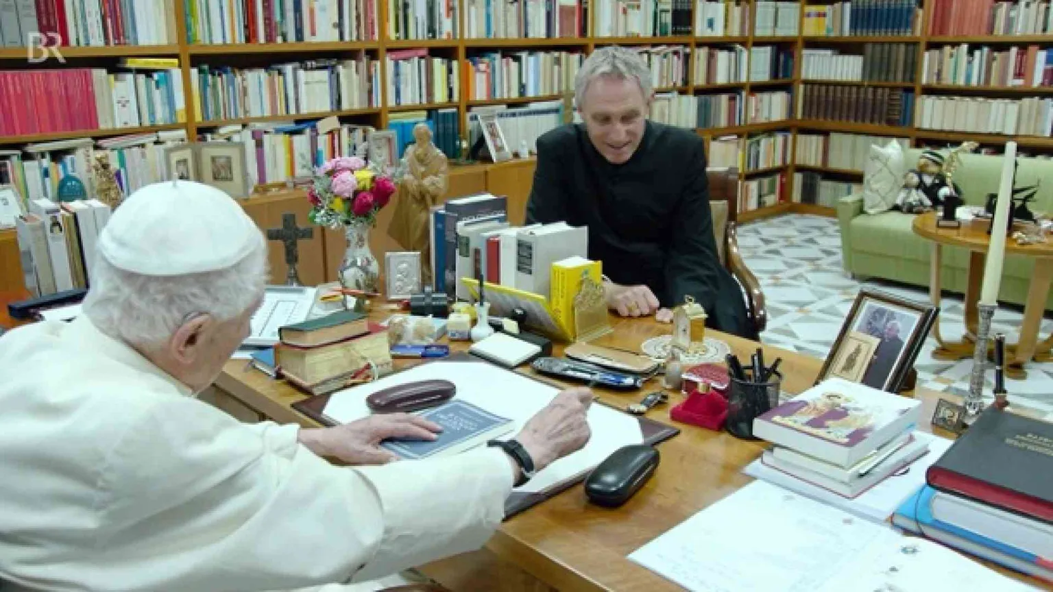 Documentario su Benedetto XVI, Gaenswein: «Mai pentito della rinuncia»