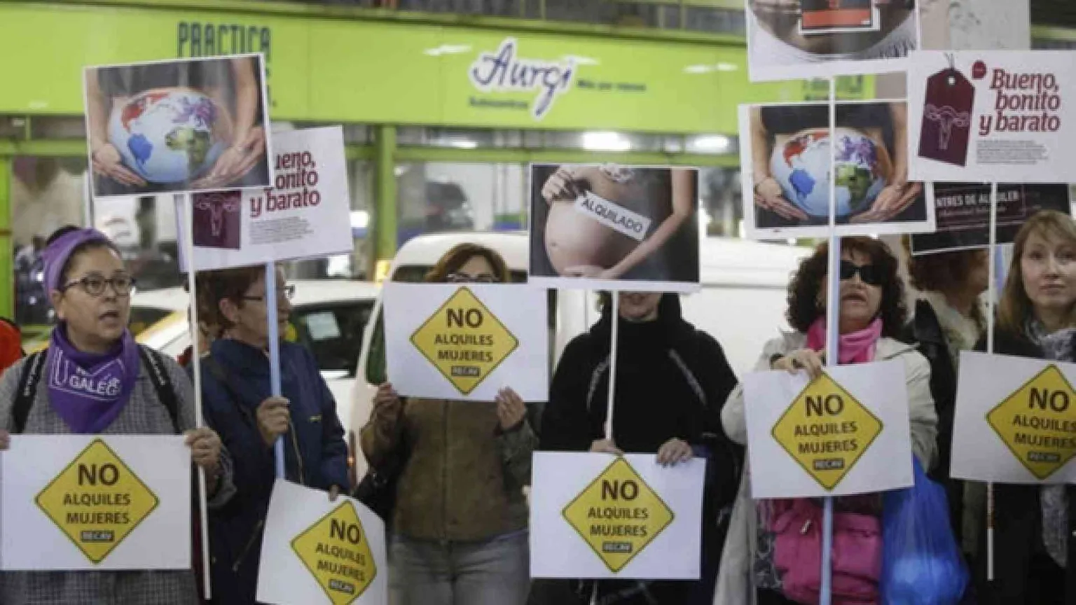 La petizione delle donne: «L'Italia dica no all'utero in affitto»