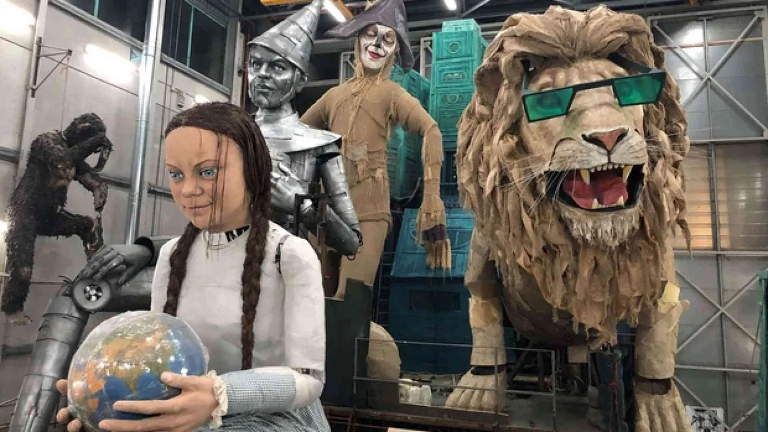 Anche Greta sfila al Carnevale di Viareggio