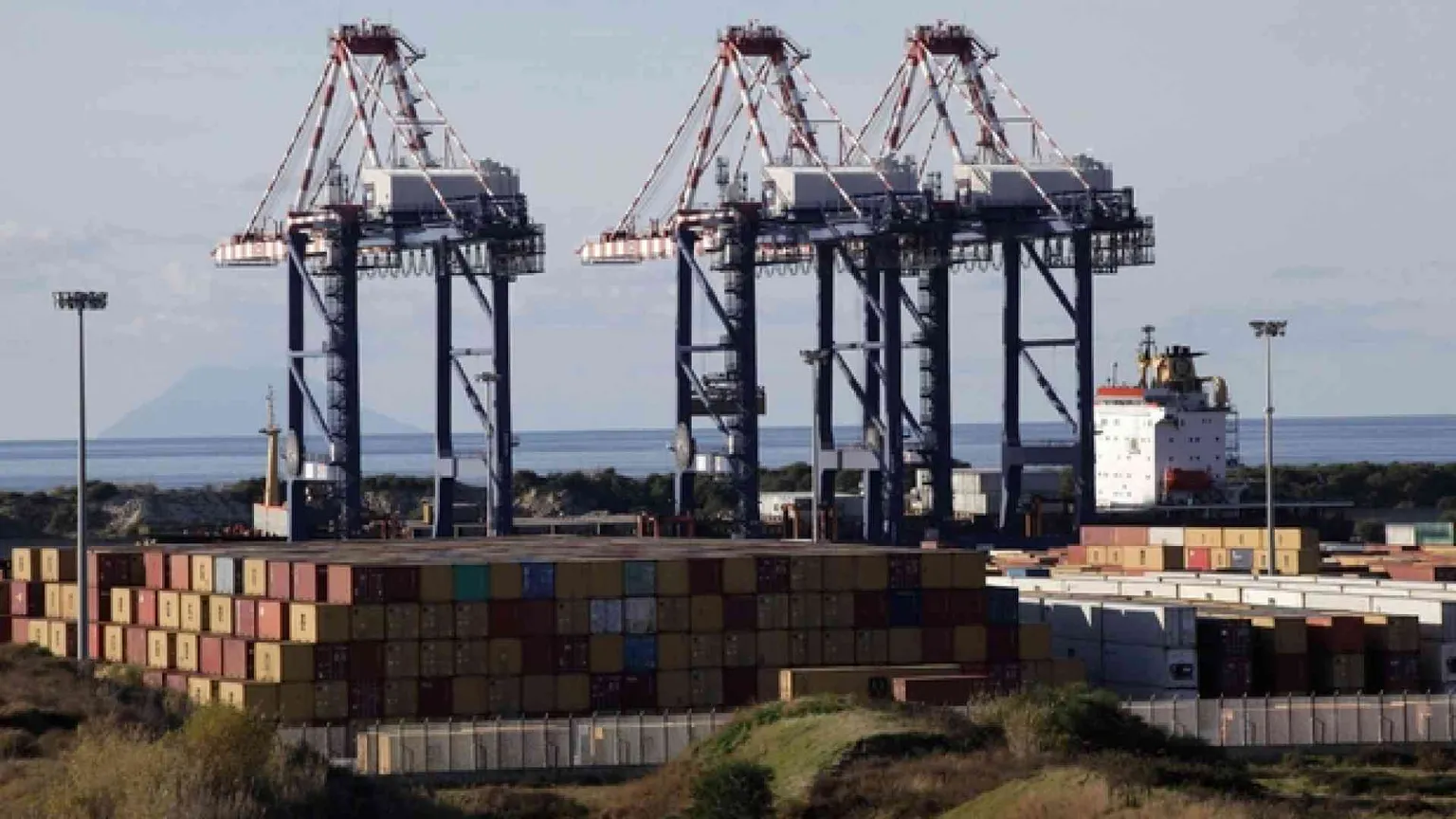 Bilancia commerciale: record storico con saldo che sfiora i 53 miliardi