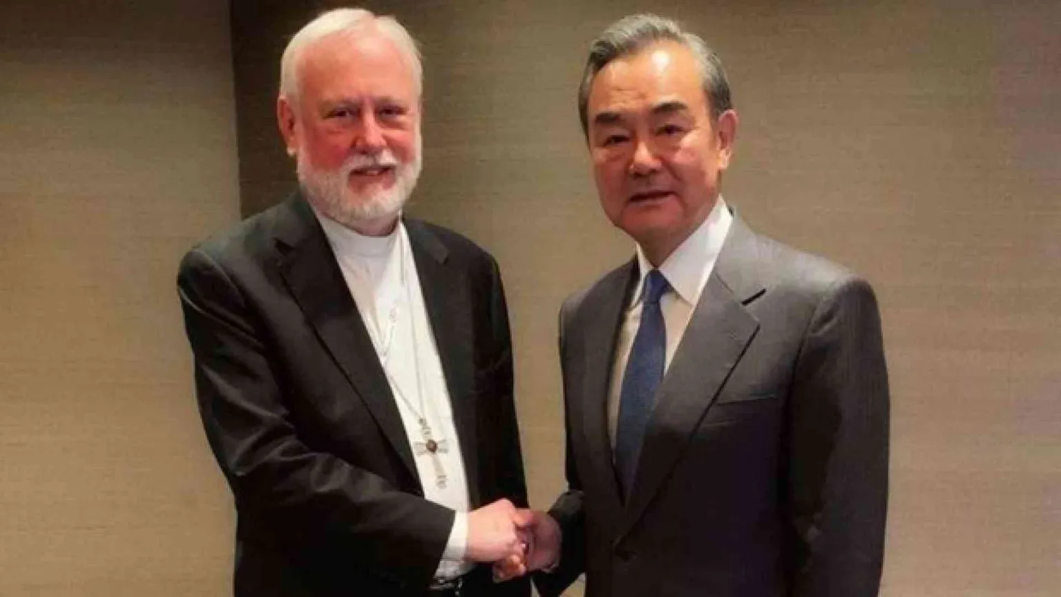 Incontro storico tra i ministri degli Esteri di Cina e Santa Sede