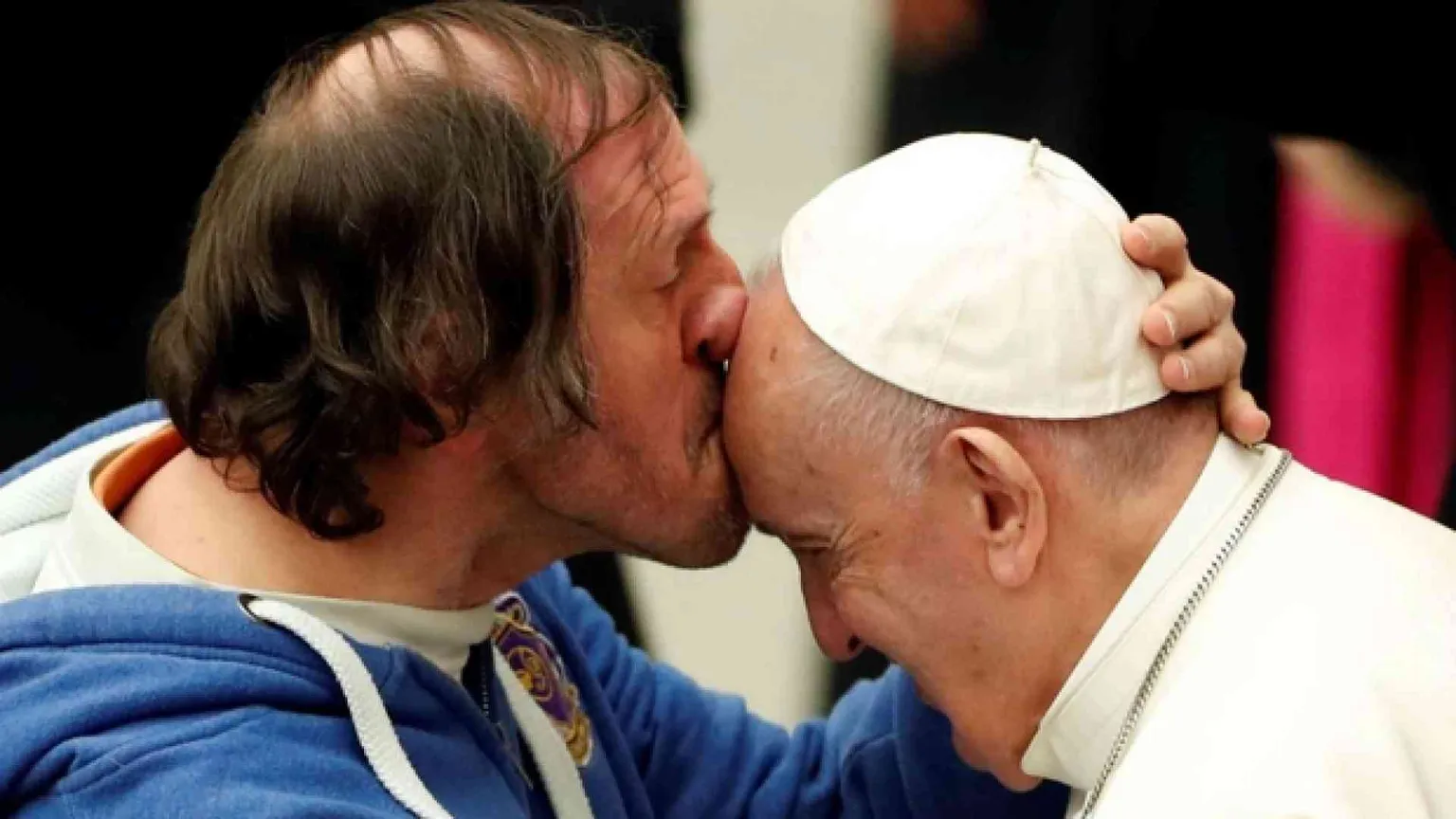 Il Papa: con la mitezza conquistiamo il cuore del fratello