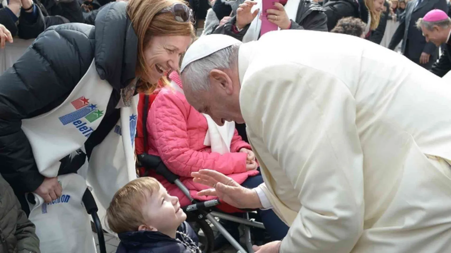 Malattie rare, corsa a ostacoli per 325mila. Il Papa: per loro vita piena