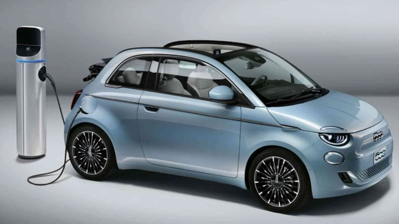 Autonomia e tempi di ricarica, i segreti della prima Fiat elettrica