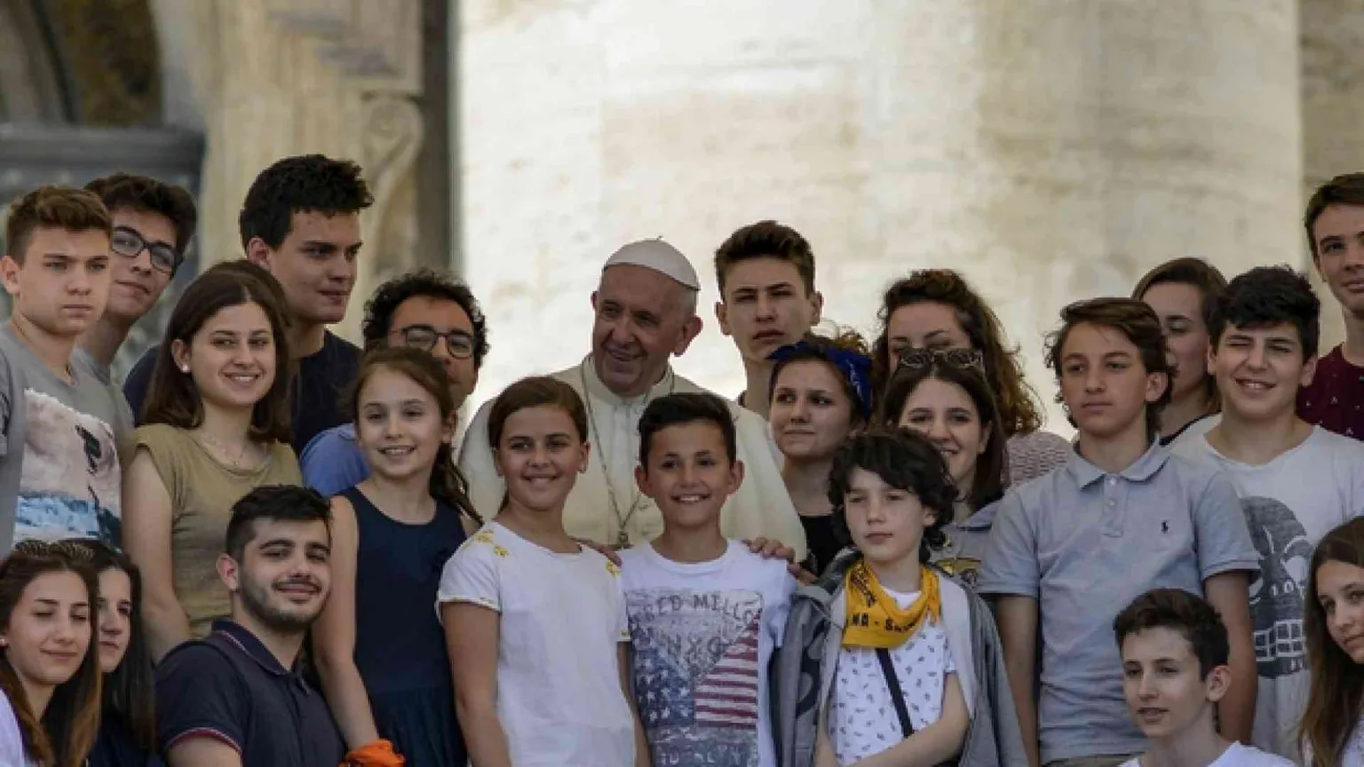 Il Papa ai giovani: fatevi prossimo a chi soffre, troverete la felicità