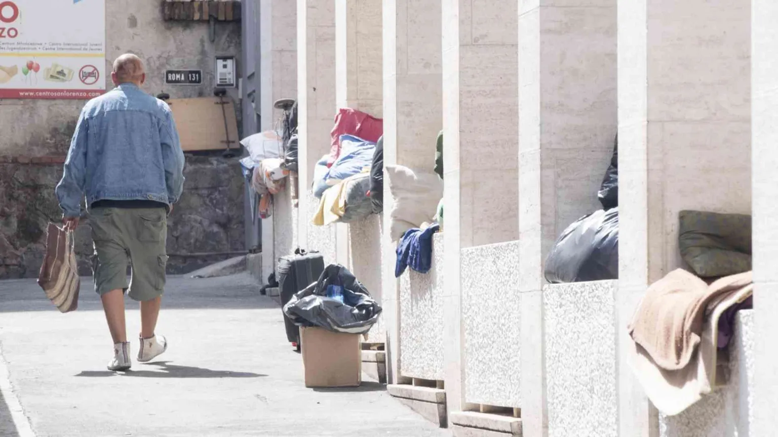 Senza dimora, l'allarme della Caritas di Roma: "A rischio metà dei posti"
