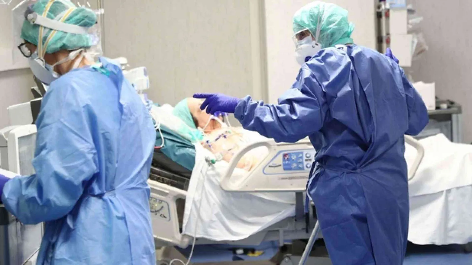 In ospedale 16mila persone, 2.655 in terapia intensiva. Oltre 4.000 morti