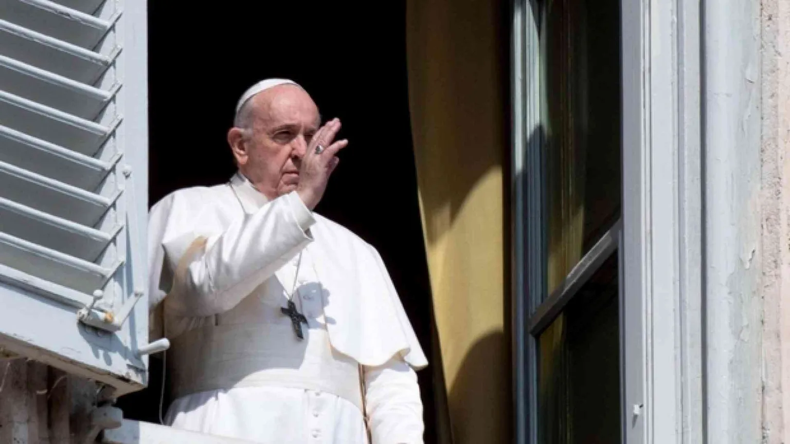 Il Papa: Gesù tende la mano per salvarci