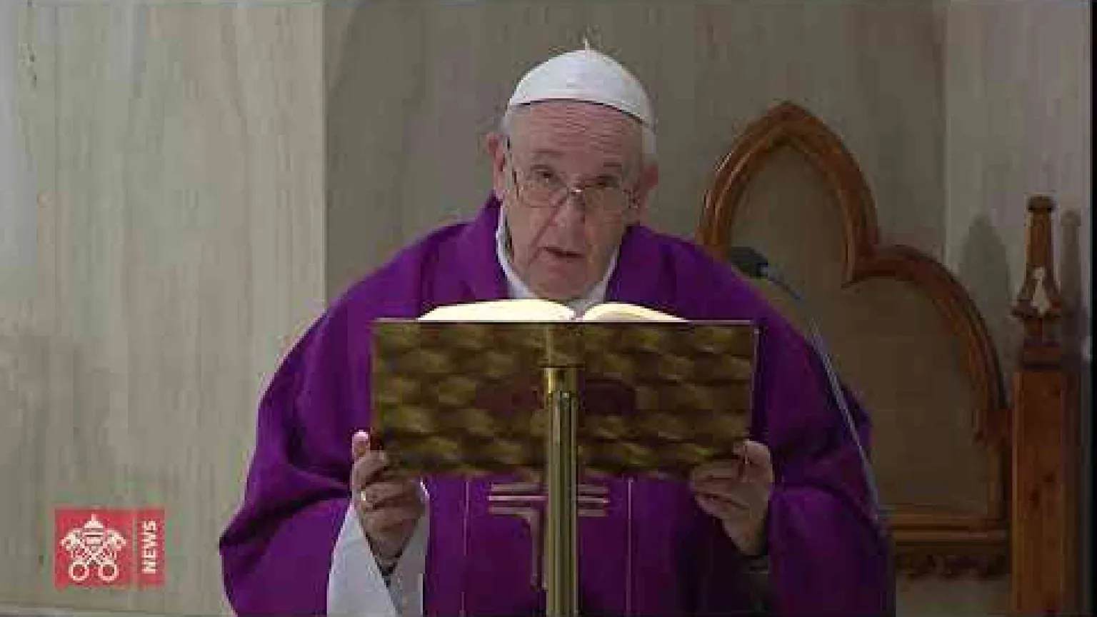 Il Papa prega per chi piange in questo tempo di afflizione