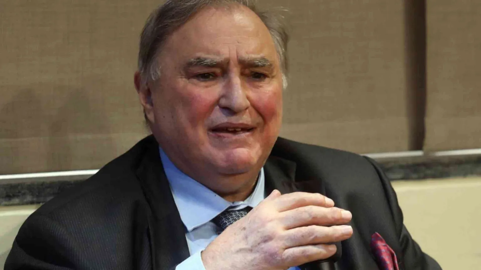 «Questa Europa è unita solo dai trattati. E ora stiamo attenti alla Cina»
