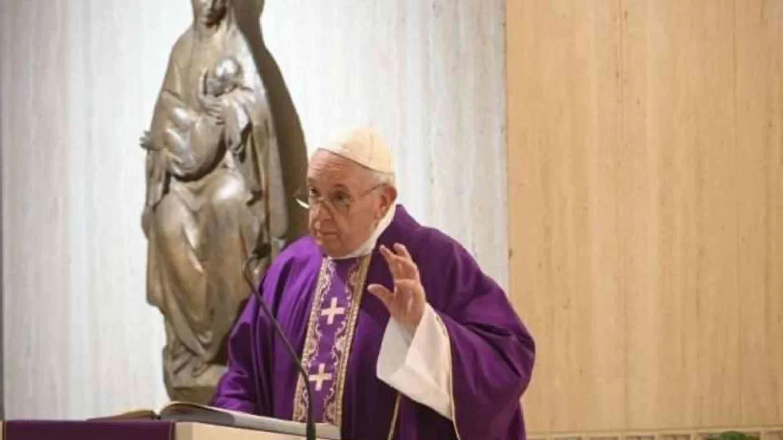 Il Papa prega per i senzatetto, sofferenti nascosti in questo tempo
