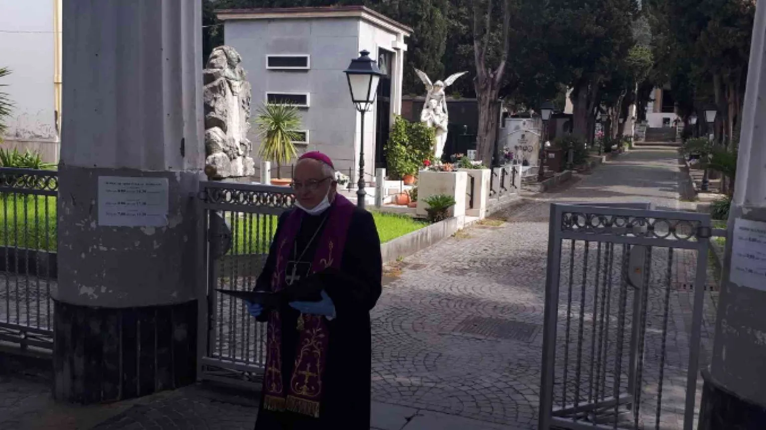 Nocera-Sarno, il vescovo chiude le chiese: aprirle crea rischio di contagio
