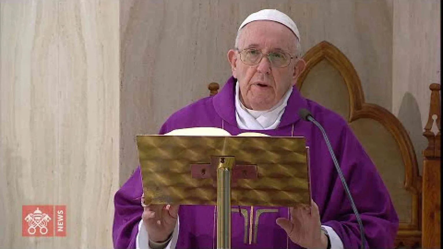 Il Papa prega per i detenuti e pensa ai poveri: in loro si identifica Gesù