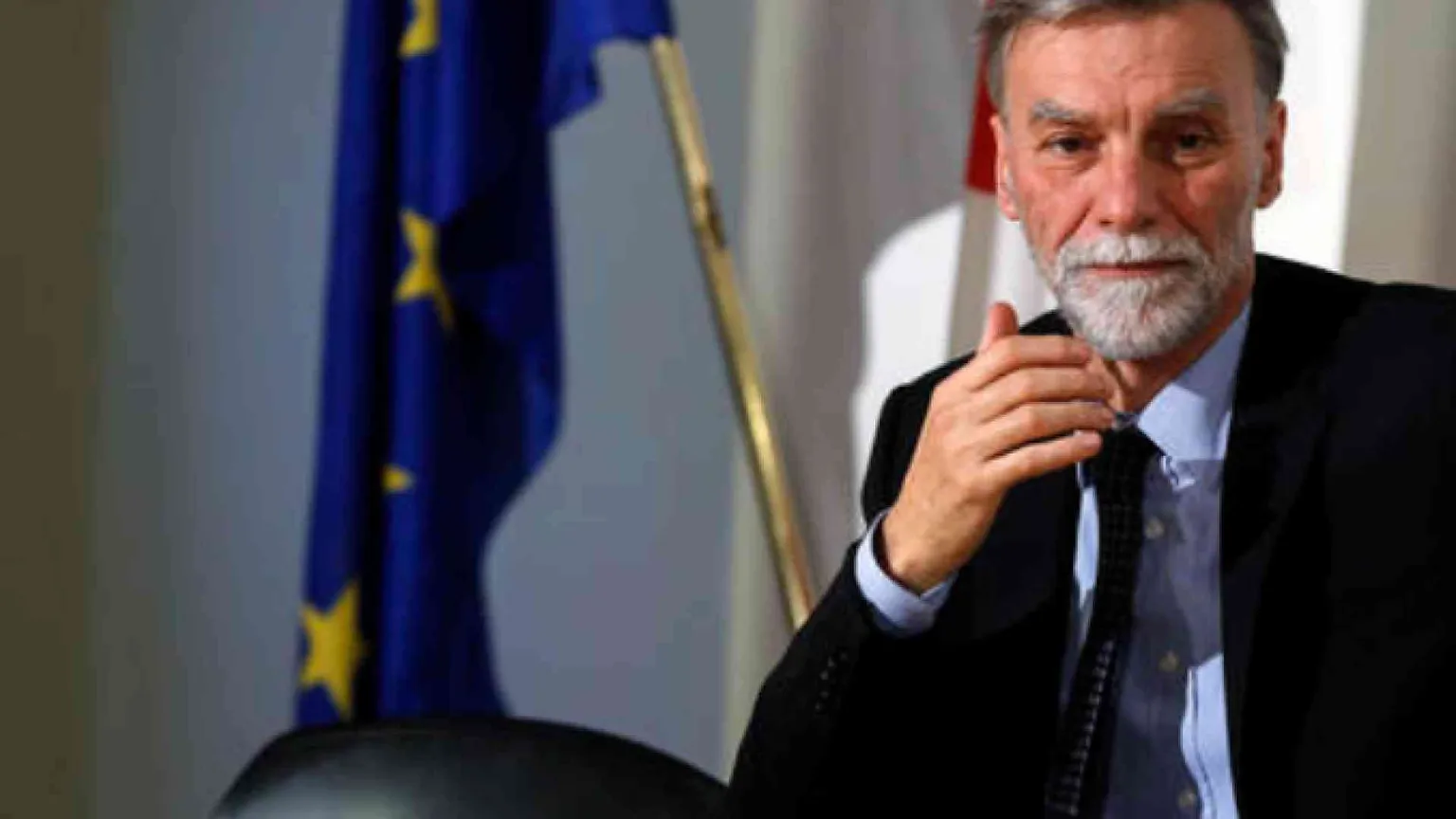 Pd: «Supertassa solidale sopra gli 80mila euro», il governo si spacca