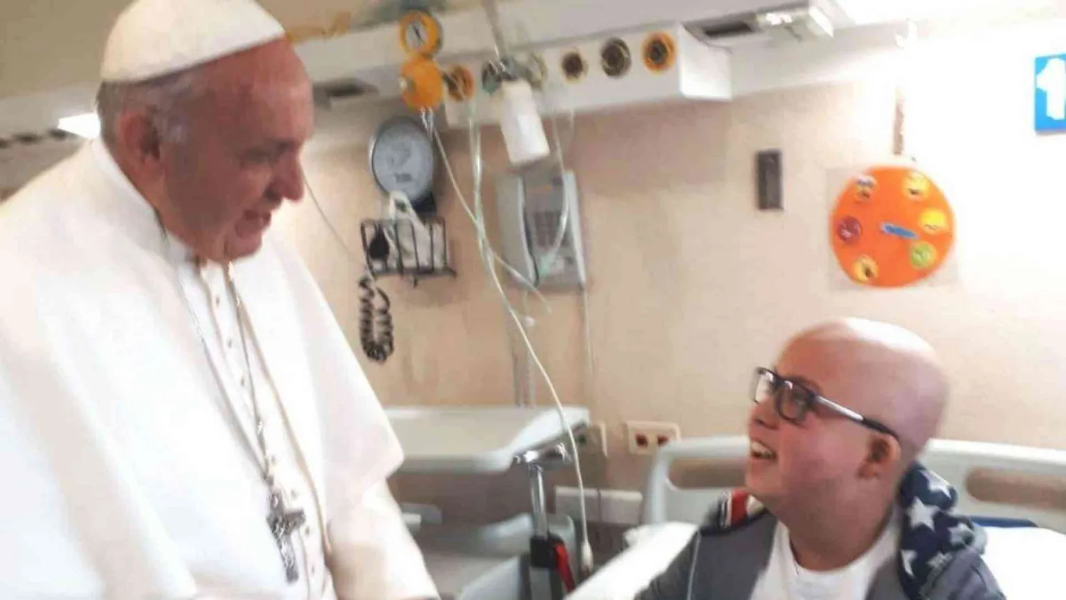 Muore il suo piccolo amico Vincenzo, il Papa scrive alla famiglia