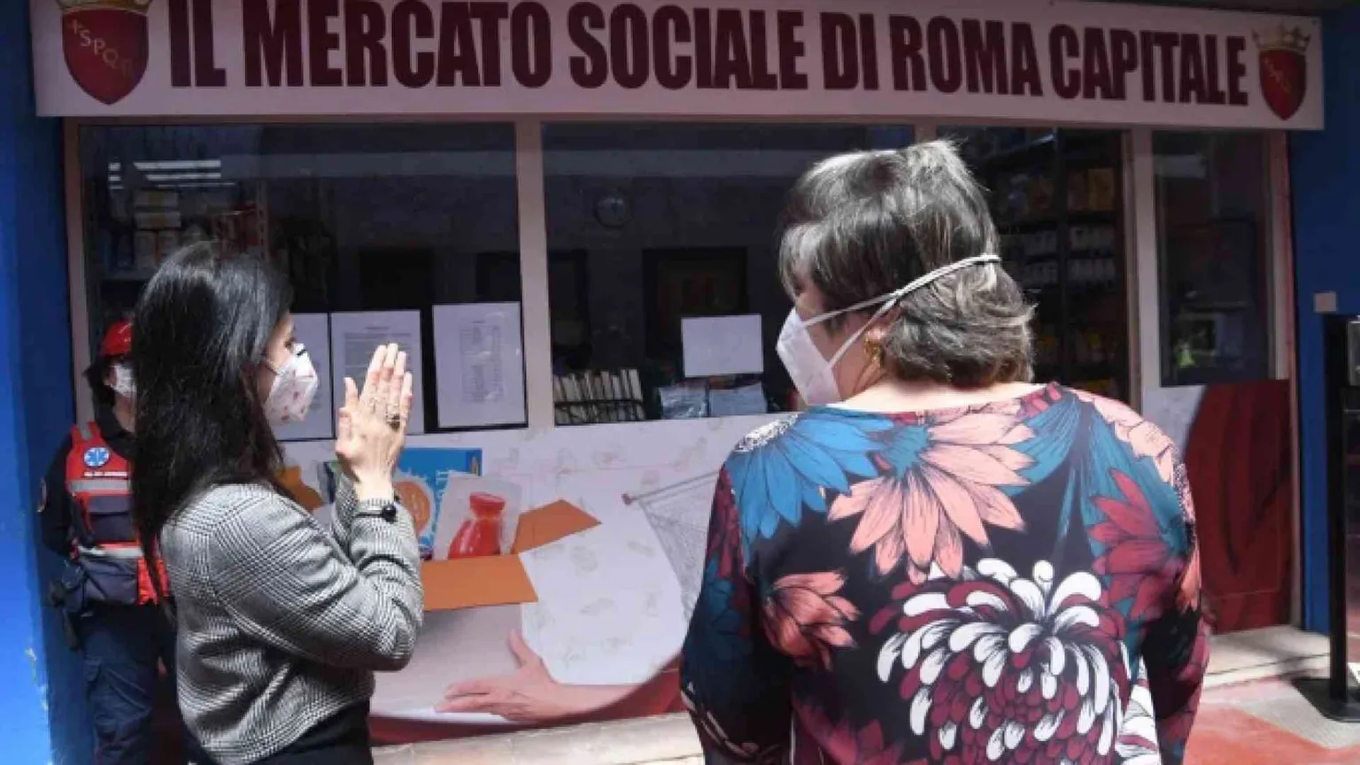 Chi non può paga la spesa lavorando. Fa discutere il progetto del Campidoglio