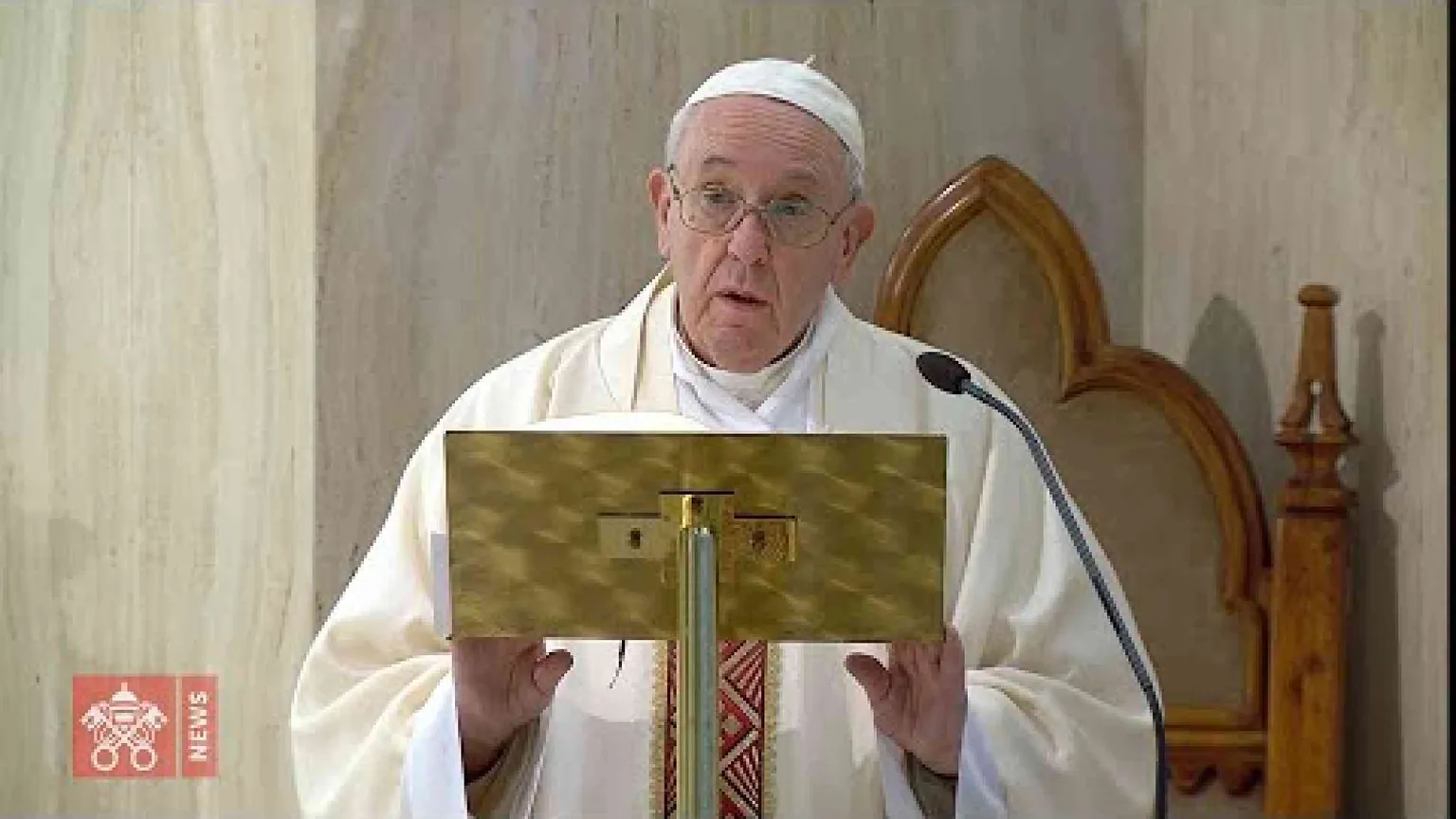 Il Papa: Dio accolga le vittime della pandemia. Non c'è fede senza libertà